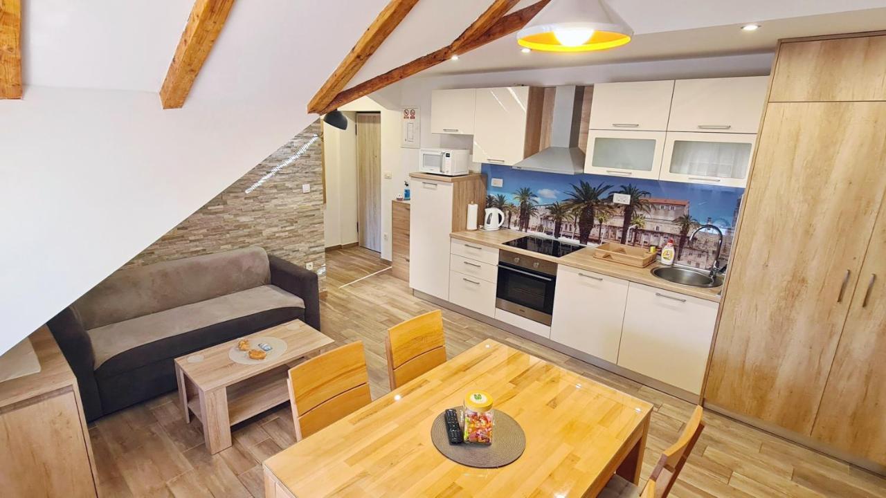 Attic Split Apartment Near City Centre エクステリア 写真