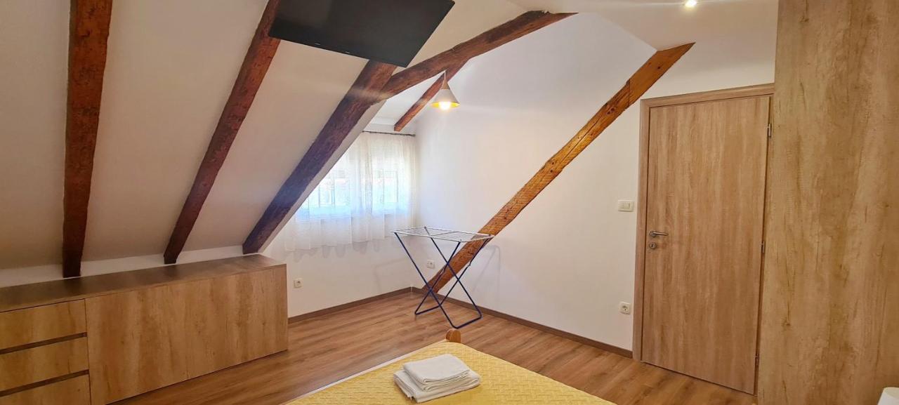 Attic Split Apartment Near City Centre エクステリア 写真